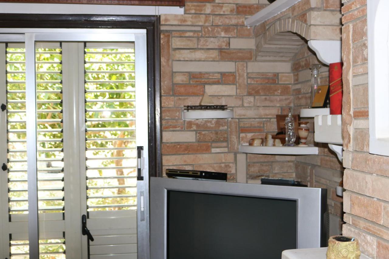 Costas Hostel Action Tseri ภายนอก รูปภาพ