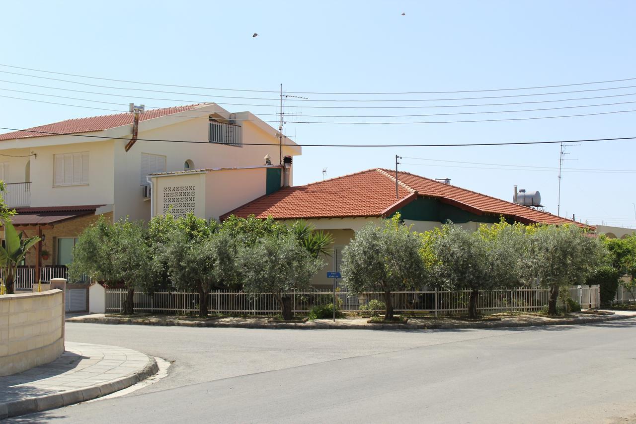 Costas Hostel Action Tseri ภายนอก รูปภาพ