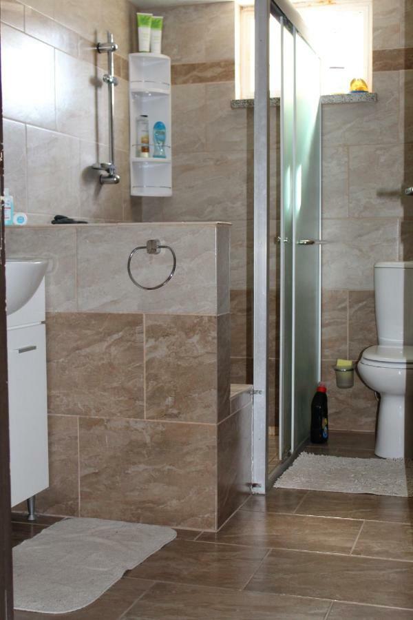 Costas Hostel Action Tseri ภายนอก รูปภาพ